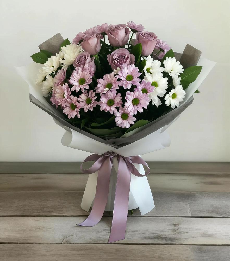 Букет цветов из: Хризантемы и Розы в Ягодное