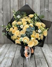 Букет цветов из:  Розы и Лизиантусы в Ягодное