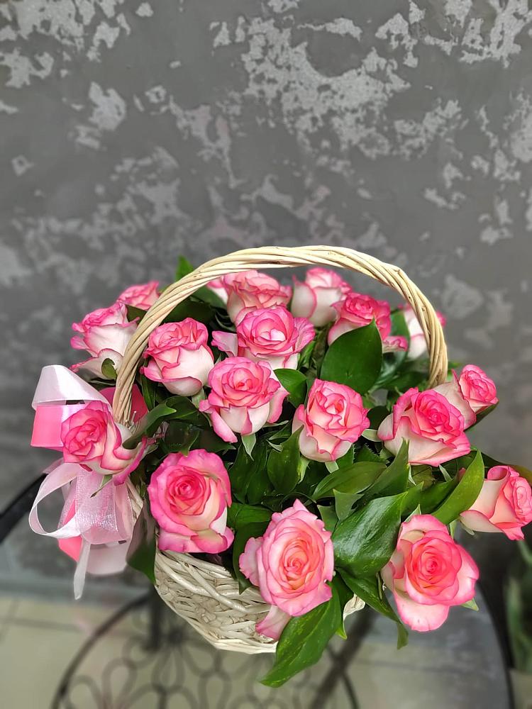 Цветочная композиция из Розы в корзине в Ягодное