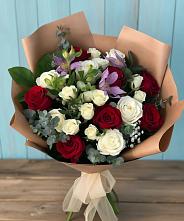 Букет цветов из:  Розы и Альстромерии в Ягодное