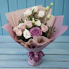 Букет цветов из:  Розы и Лизиантусы в Ягодное