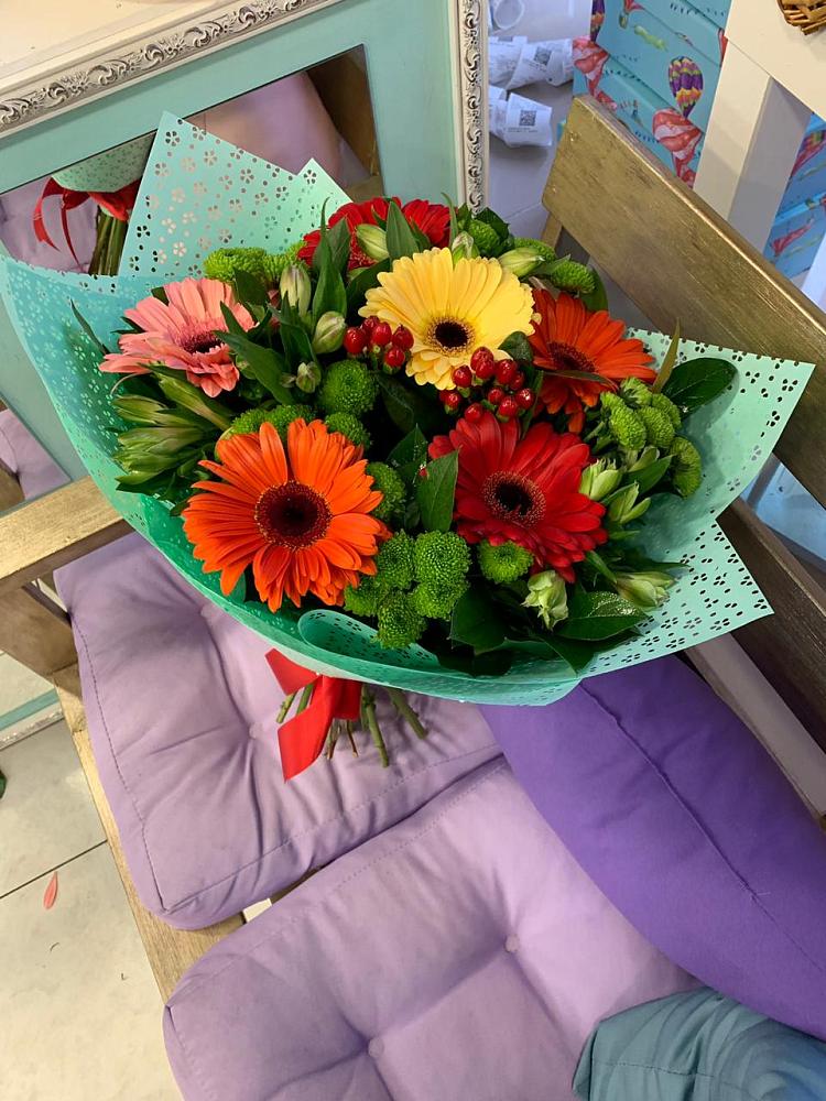 Букет цветов из: Герберы, Хризантемы и Альстромерии в Ягодное