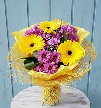 Букет цветов из:  Хризантемы и Герберы в Ягодное