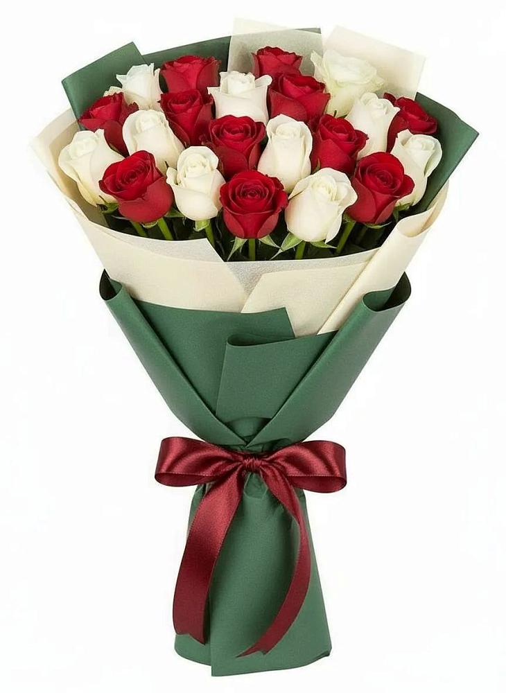 Букет Микс из красных и белых роз в Ягодное