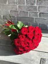 Красные розы Фридом в Ягодное Букет Красные розы Фридом в Ягодное