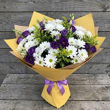 Букет цветов из:  Ирисы, Хризантемы и Ромашки в Ягодное