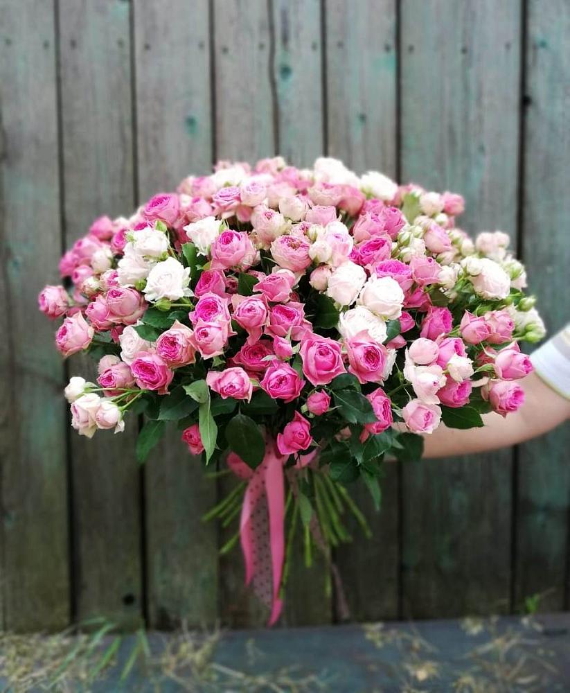 Букет Розовые кустовые розы Натали и Лав Лидия в Ягодное