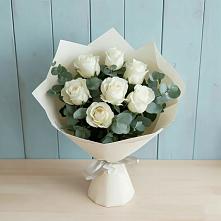 Букет Белые розы в Эвкалипте в Ягодное