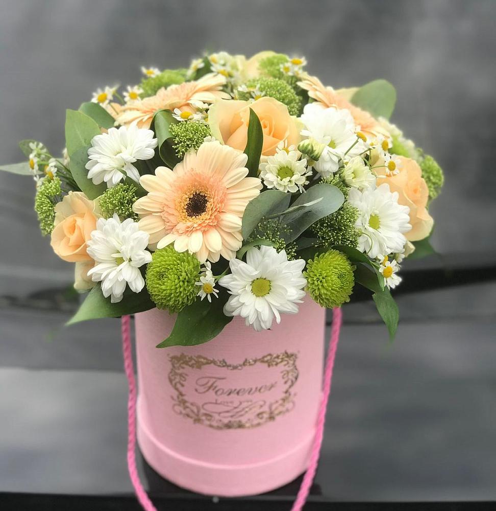 Цветочная композиция из Розы, Герберы и Хризантемы в шляпной коробке в Ягодное