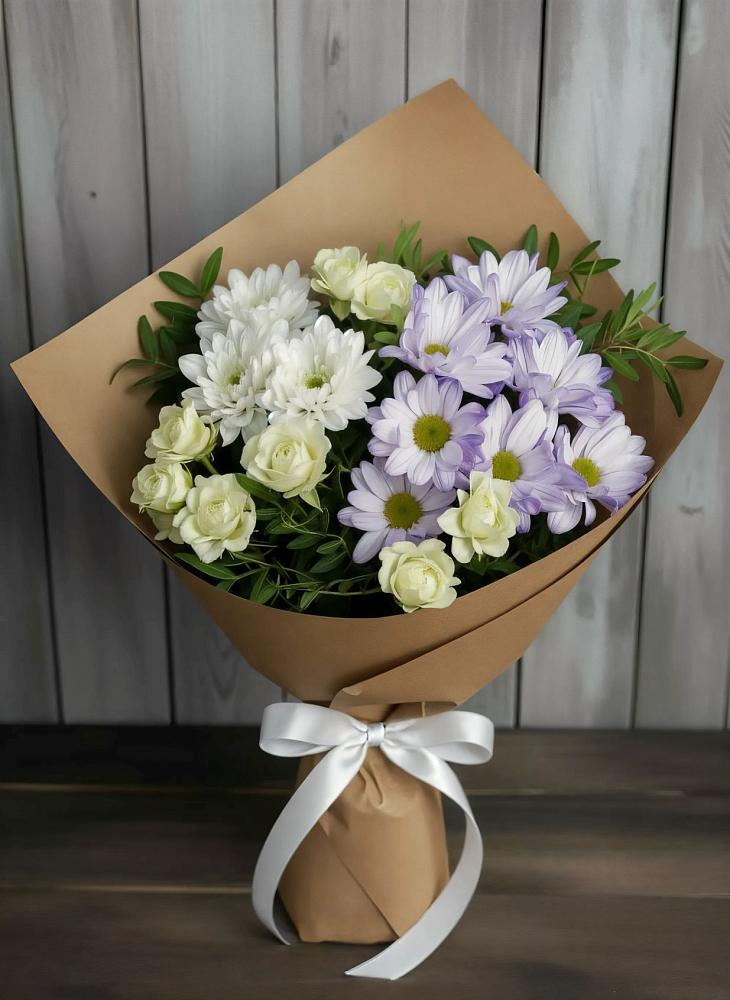 Букет цветов из: Хризантемы и Розы в Ягодное